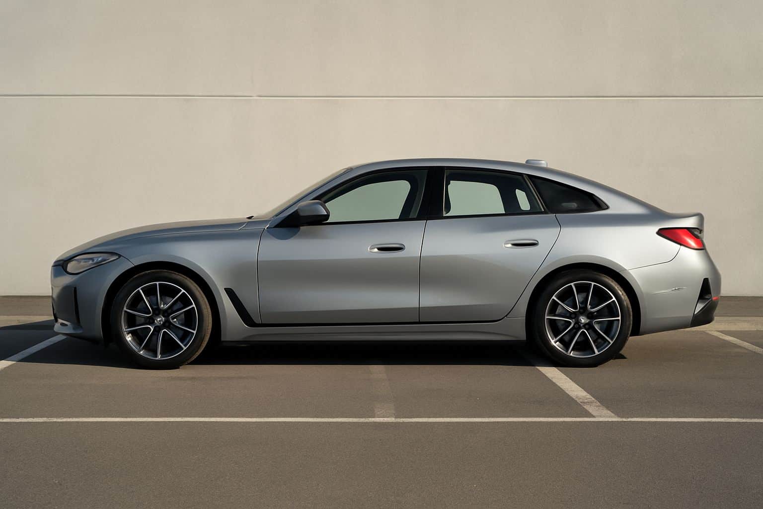 Finance BMW i4 - bmw i4 gran coupe 2021 onwards full side profile